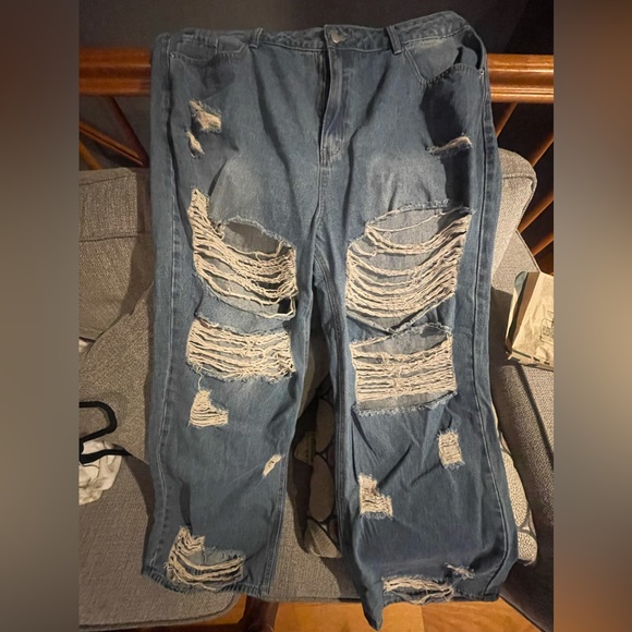 Shein Ripped Jeans - Picture 2 of 3